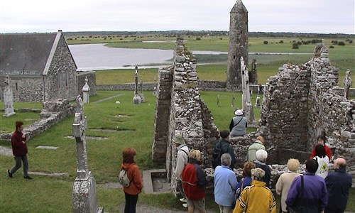 Irsko - smaragdový ostrov - letecky - Clonmacnoise