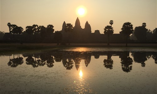 Angkor Wat a koupání v Kambodže - Kambodža - východ slunce nad Angkor Wat