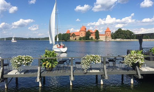 Litva, Lotyšsko, Estonsko - letecky - Trakai - vodní hrad