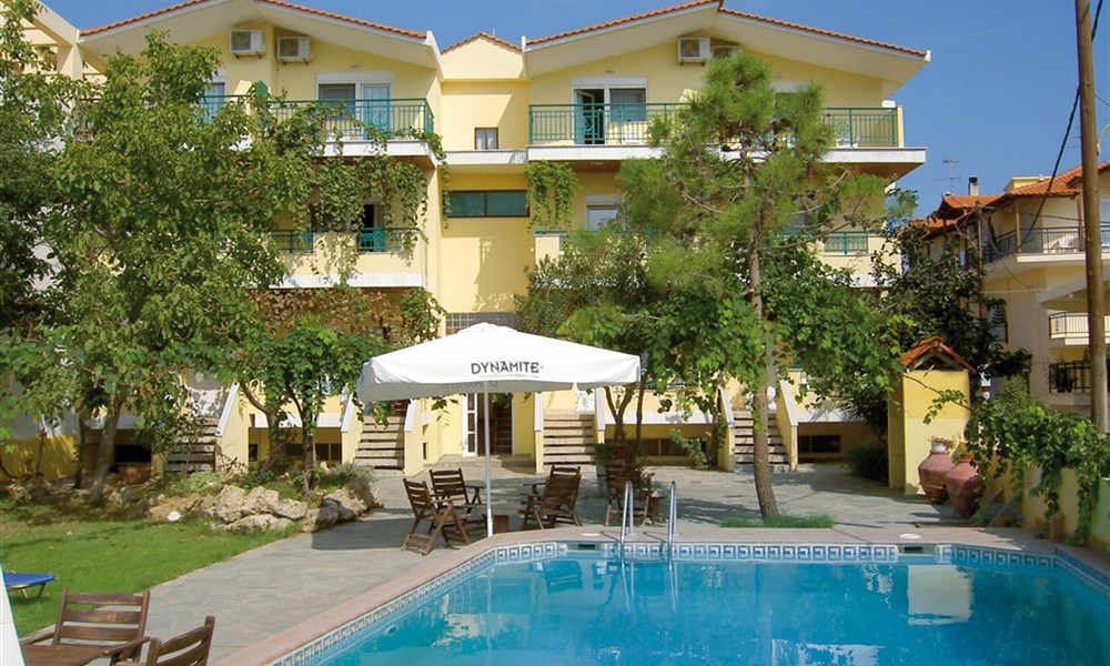 Aparthotel Christos **+