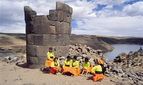 Jižní kříž Peru - Sillustani hrobky