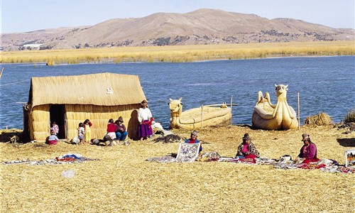 Jižní kříž Peru - ostrovy Uros na jezeře Titicaca