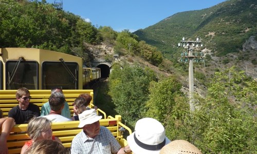 Languedoc a Rousillon autobusem - Languedoc - Žlutý vláček