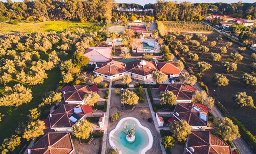 Kalábrie s výletem na Lipary - Villaggio Borgo degli Ulivi - pohled shora