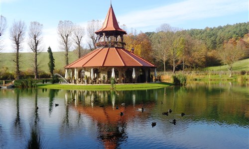 Lázeňské město a pohádkový zámek Bojnice - nejen o víkendu - Slovensko - Bojnice - restaurace Bašta