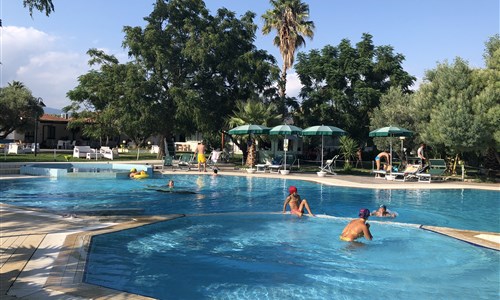 Apulie, Basilicata a Kalábrie letecky - Villaggio Borgo Ulivi - bazén