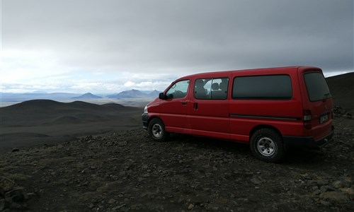Krásy Islandu s turistikou - Islandské vnitrozemí, naše Toyota HiAce 4x4
