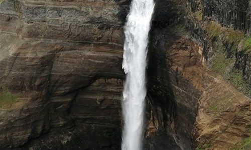 Krásy Islandu s turistikou - Island, vodopád Haifoss