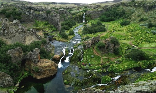 Krásy Islandu s turistikou - Island, romantické údolí Gjájin