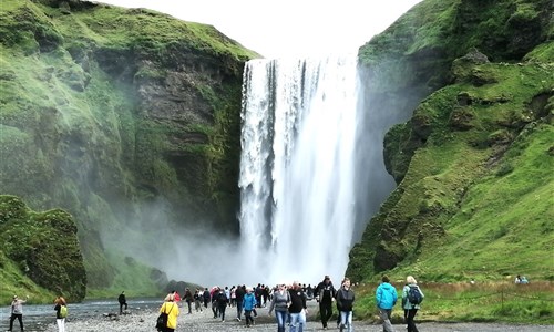 Krásy Islandu s turistikou - Island, vodopád Skogafoss