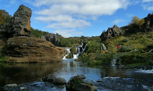 Island - mezi ledovci, sopkami a horkými prameny - Island, Gjájin - romantické údolí