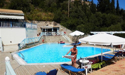 Hotel Odyssey*** - Bazén s barem a sluneční terasou