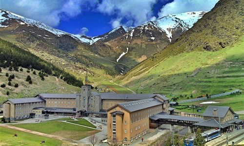 Katalánsko a Pyreneje - autobusem - Vall de Nuria - Španělsko