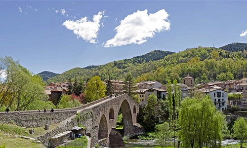 Katalánsko a Pyreneje - letecky - Sant Joan de les Abadesses