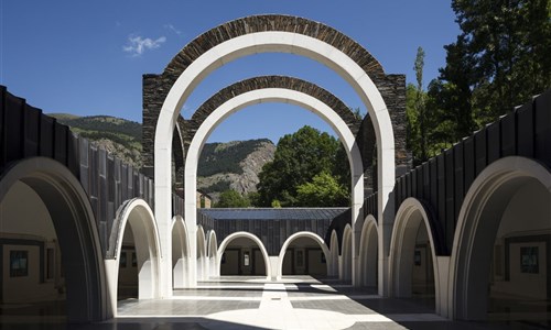 Katalánsko a Pyreneje - letecky - Monasterio de Meritxell