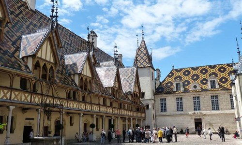 Burgundsko - za burgundskými vévody a jejich víny - Burgundsko - Hospice UNESCO