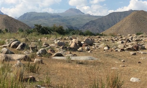 Kyrgyzstán - rajská příroda jezer a hor - Kyrgyzstan - Cholpon-Ata, petroglyfy