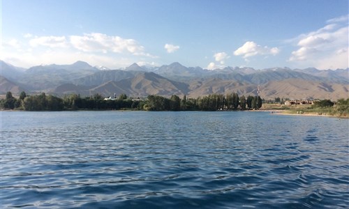 Kyrgyzstán - rajská příroda jezer a hor - Kyrgyzstan - jezero Issyk-Kul