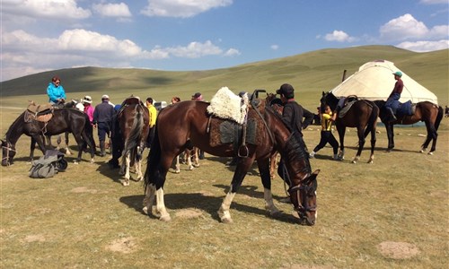 Kyrgyzstán - rajská příroda jezer a hor - Kyrgyzstan - projížďka na koních