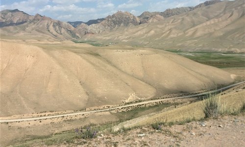 Kyrgyzstán - rajská příroda jezer a hor - Kyrgyzstan