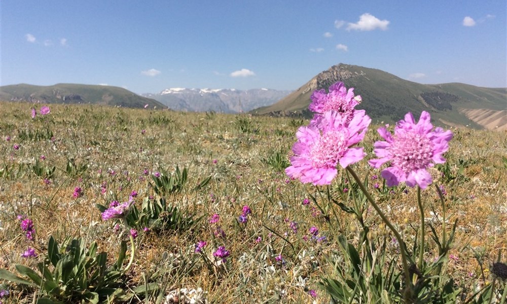 Kyrgyzstán - rajská příroda jezer a hor