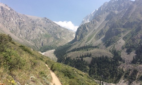 Kyrgyzstán - rajská příroda jezer a hor - Kyrgyzstan - údolí Chon-Kemin