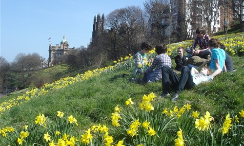 Edinburgh, letecký víkend s programem - Edinburgh - park pod Starým městem