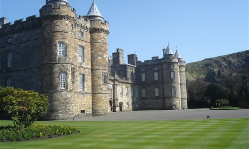 Edinburgh, letecký víkend s programem - Edinburgh - královský palác Holyroodhouse