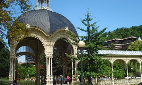 Západní Čechy - lázeňský trojúhelník a relikviář sv. Maura - Karlovy Vary, kolonáda
