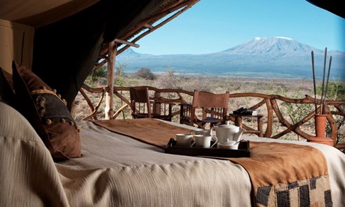 Keňa - Safari v Amboseli a Tsavo East a pobyt u moře - Keňa - nár.park Amboseli, Satao Elerai Camp - výhled ze stanu