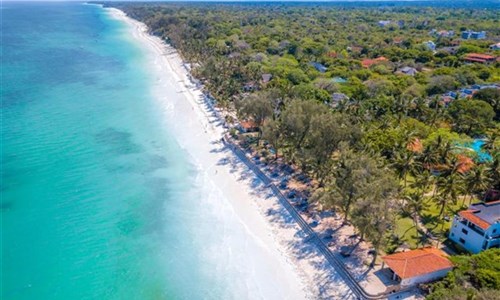 Keňa - Safari v Amboseli a Tsavo East a pobyt u moře - Keňa - Diani Sea Resort, pláž