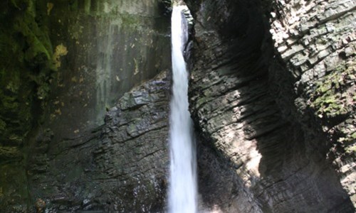 Turistika v Julských Alpách a u Jadranu - Vodopád Kobarid Kozjak