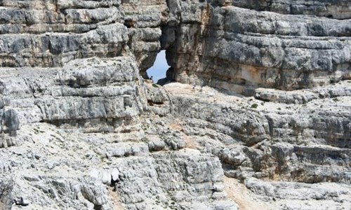 Turistika v Julských Alpách a u Jadranu - Kanin - skalní oko