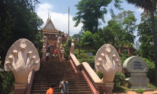 Laos a Kambodža - PhnomPenh - chrám Wat Phnom