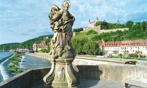 Francké Švýcarsko a romantická vinná stezka - exkluzivní zájezd za vínem, norimberským pivem a poznáním