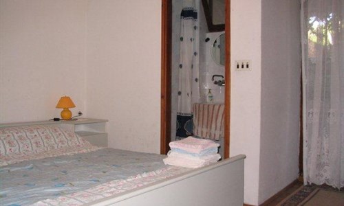 Apartmánové domy a studia Murter vlastní doprava - Vila Mária