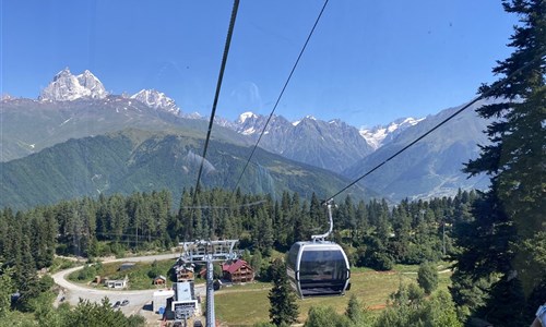 Gruzie s turistikou nejen po Kavkazu - Mestia - lanovka na Zuruldi