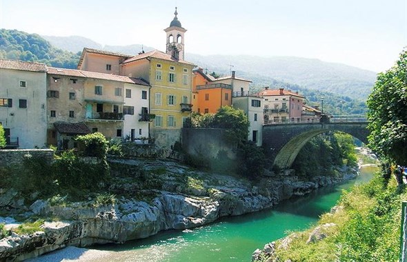 Ze slovinského Toskánska k vinicím u Jadranu i smaragdové Soče