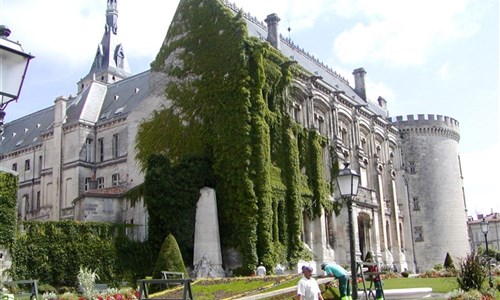 Bordeaux a Akvitánie - autobusem - Akvitánie - Saintes