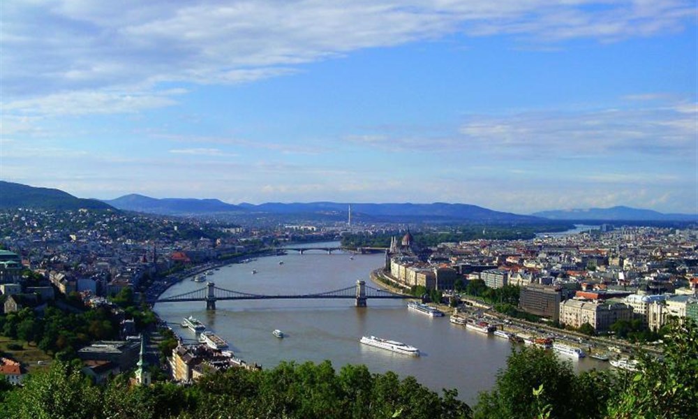 Budapešť a dunajský ohyb s večerní plavbou po Dunaji