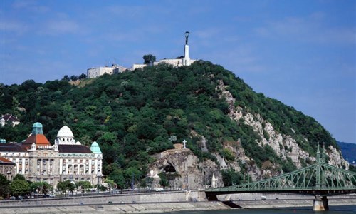 Budapešť a dunajský ohyb s večerní plavbou po Dunaji - Budapešť a Dunajský ohyb s večerní plavbou po Dunaji