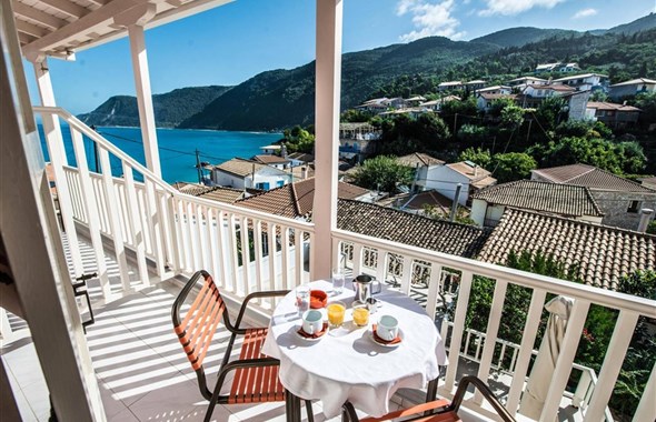 Hotel Ionis**