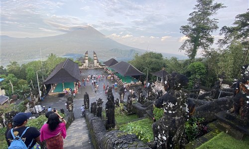 Bali - ostrov chrámů, rýžových polí a úsměvů - Chrám Lempuyang - Brána do nebes