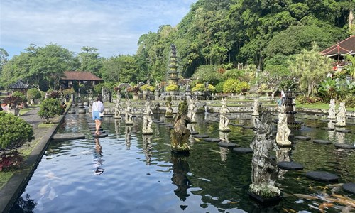 Bali - ostrov chrámů, rýžových polí a úsměvů - Královský palác Tirta Ganga