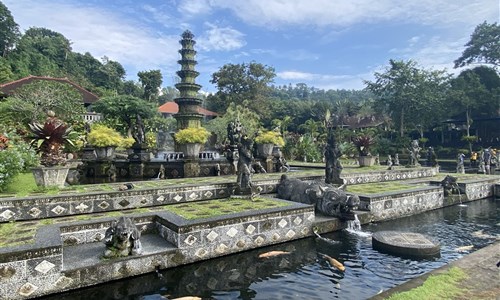 Bali - ostrov chrámů, rýžových polí a úsměvů - Královský palác Tirta Ganga