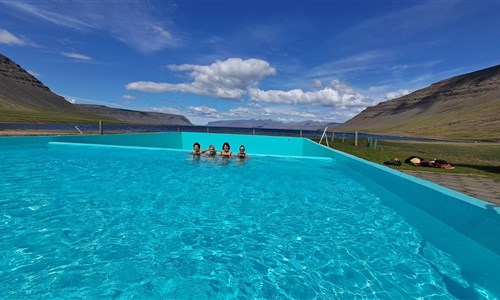 Island - západní fjordy - Island, západní fjordy, termální koupaliště