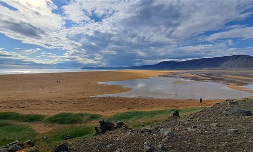 Island - západní fjordy - Island, západní fjordy, pláž Raudisandur