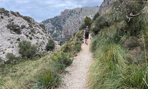 Mallorca s turistikou - nedotčená příroda a tradiční architektura - Turistika Mallorca, Cuber - Biniaratx