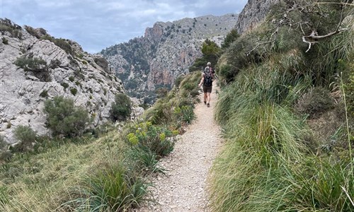 Mallorca s turistikou - nedotčená příroda a tradiční architektura - Turistika Mallorca, Cuber - Biniaratx