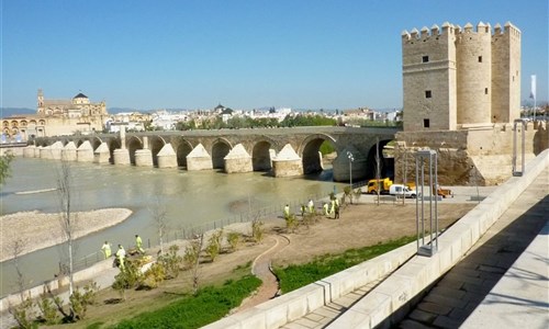 Andalusie, památky UNESCO, slavnosti a přírodní parky - letecky